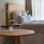 Apartman Karls - Design Mit Alpenblick & Tagesbar Im Herzen Von Mittenwald