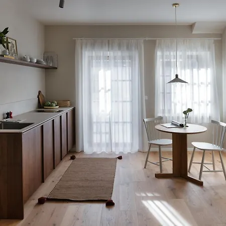 Karls - Design Mit Alpenblick & Tagesbar Im Herzen Von