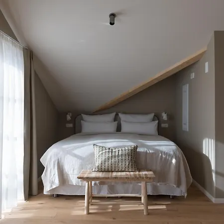 Karls - Design Mit Alpenblick & Tagesbar Im Herzen Von Mittenwald