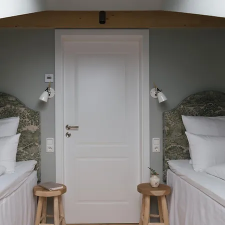 Karls - Design Mit Alpenblick & Tagesbar Im Herzen Von Mittenwald