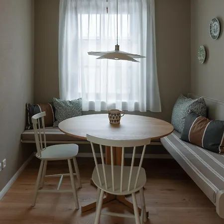 Appartement Karls - Design Mit Alpenblick & Tagesbar Im Herzen Von Mittenwald