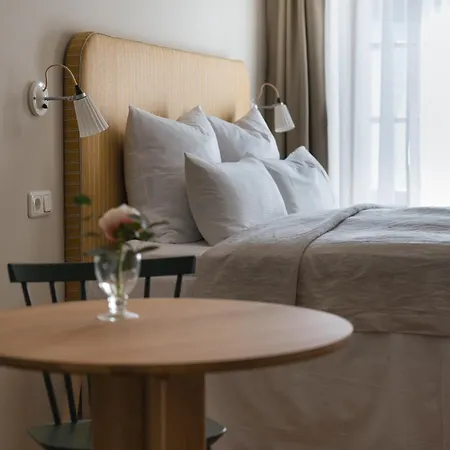Appartement Karls - Design Mit Alpenblick & Tagesbar Im Herzen Von Mittenwald
