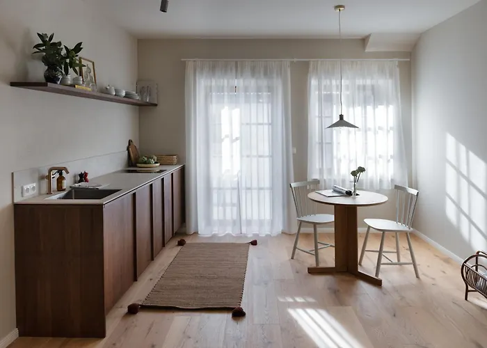 Karls - Design Mit Alpenblick & Tagesbar Im Herzen Von