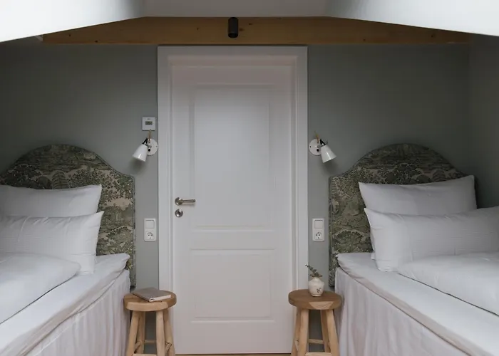 Karls - Design Mit Alpenblick & Tagesbar Im Herzen Von Mittenwald