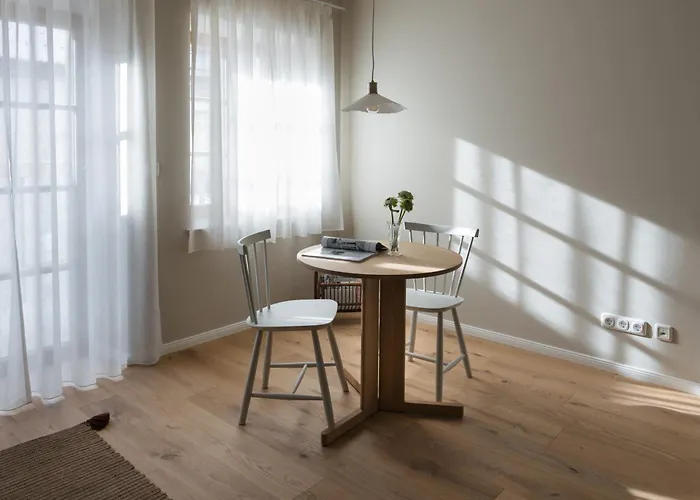 Karls - Design Mit Alpenblick & Tagesbar Im Herzen Von Mittenwald