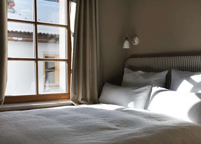 Apartment Karls - Design Mit Alpenblick & Tagesbar Im Herzen Von Mittenwald